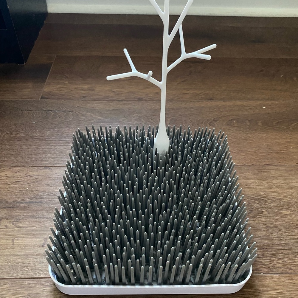 Modern Gray Bottle Drying Rack with White Tree
